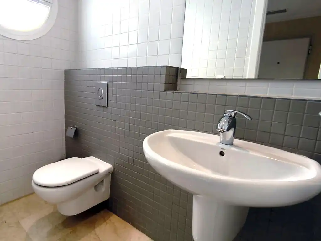 Badezimmer von Dachboden zum Verkauf in Dénia mit Klimaanlage, Heizung und Terrasse