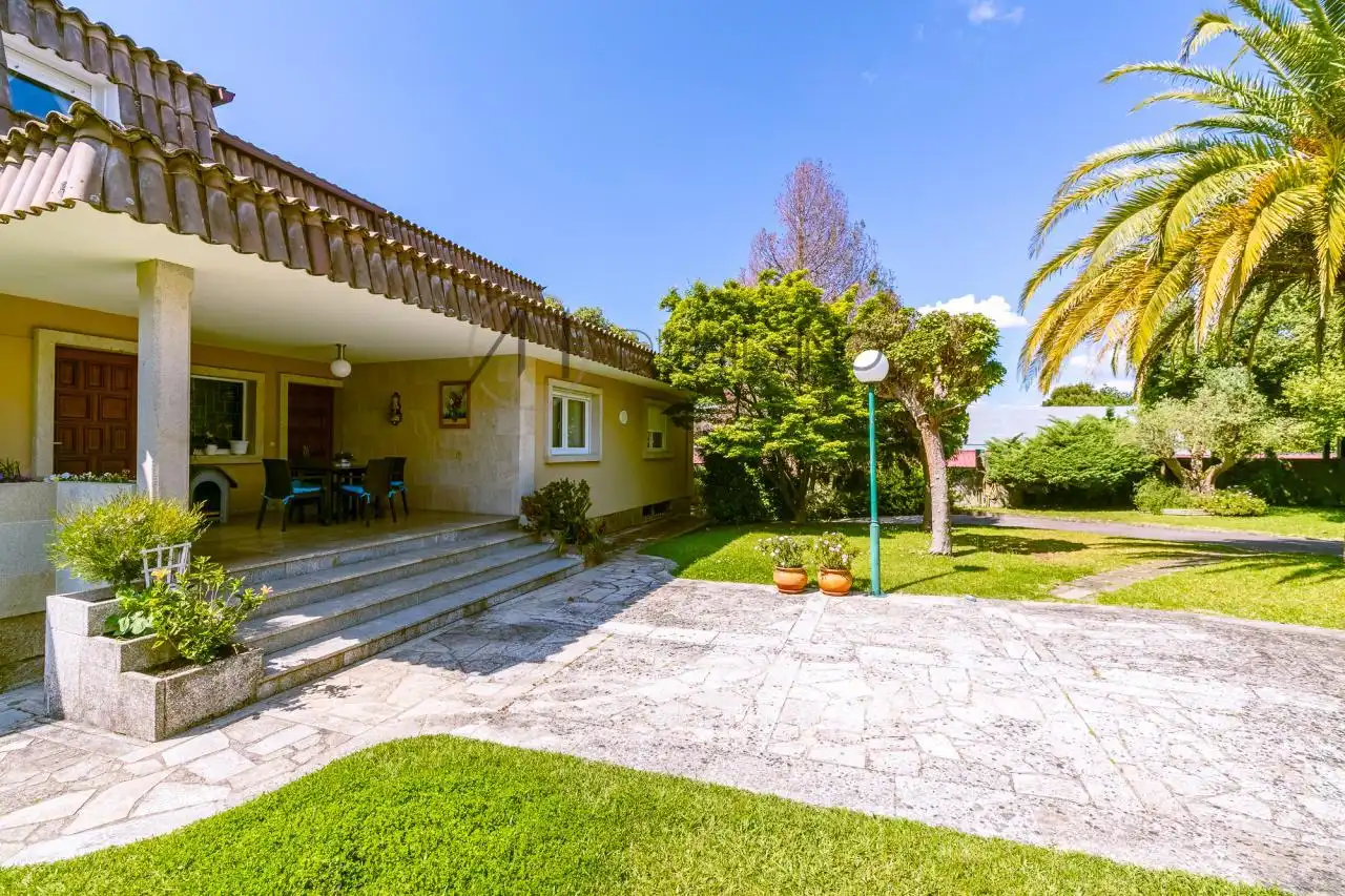 Garden of Houses for sale in Vigo   with Heating, Private garden and Parquet flooring