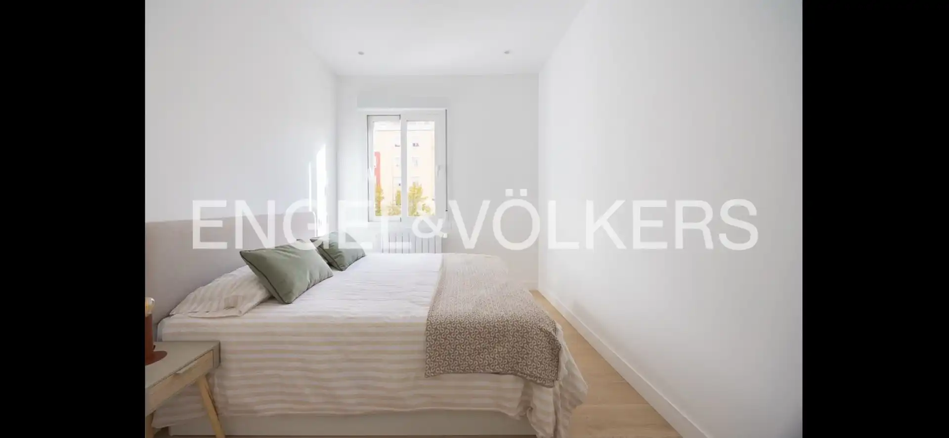 Bedroom of Flat for rent in Madrid  with Air Conditioner, Heating and Furnished