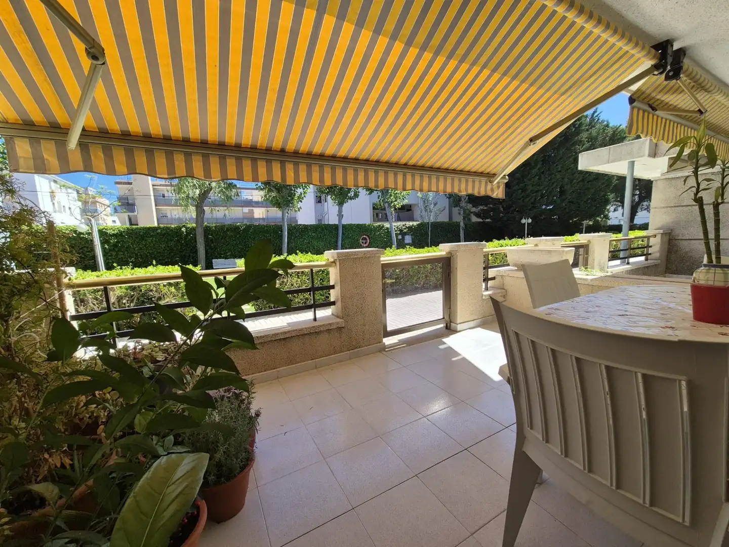 Terrasse von Erdgeschoss zum Verkauf in El Vendrell mit Klimaanlage, Heizung und Terrasse