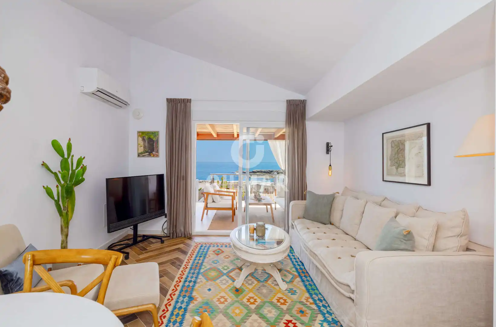Sala d'estar de Casa adosada en venda en Estepona amb Jardí privat