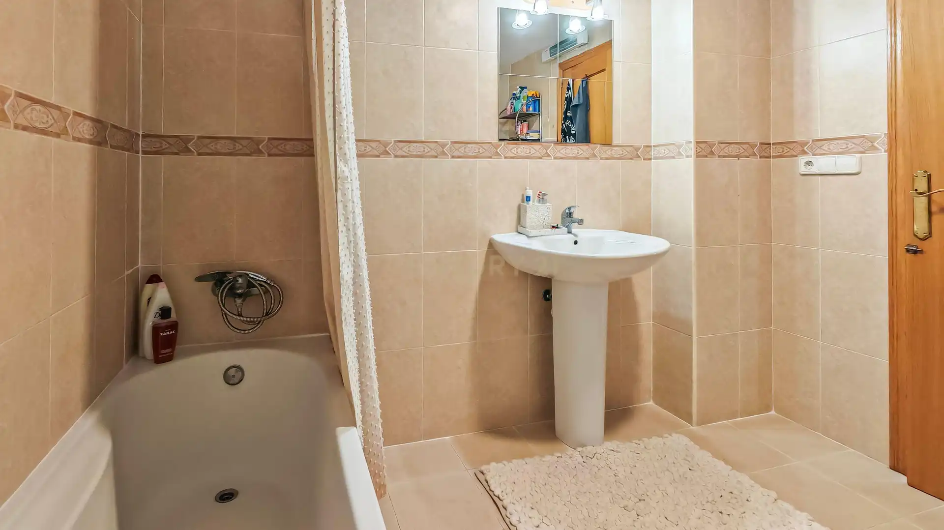 Baño de Apartamento en venta en Benissa con Aire acondicionado, Horno y Lavadora