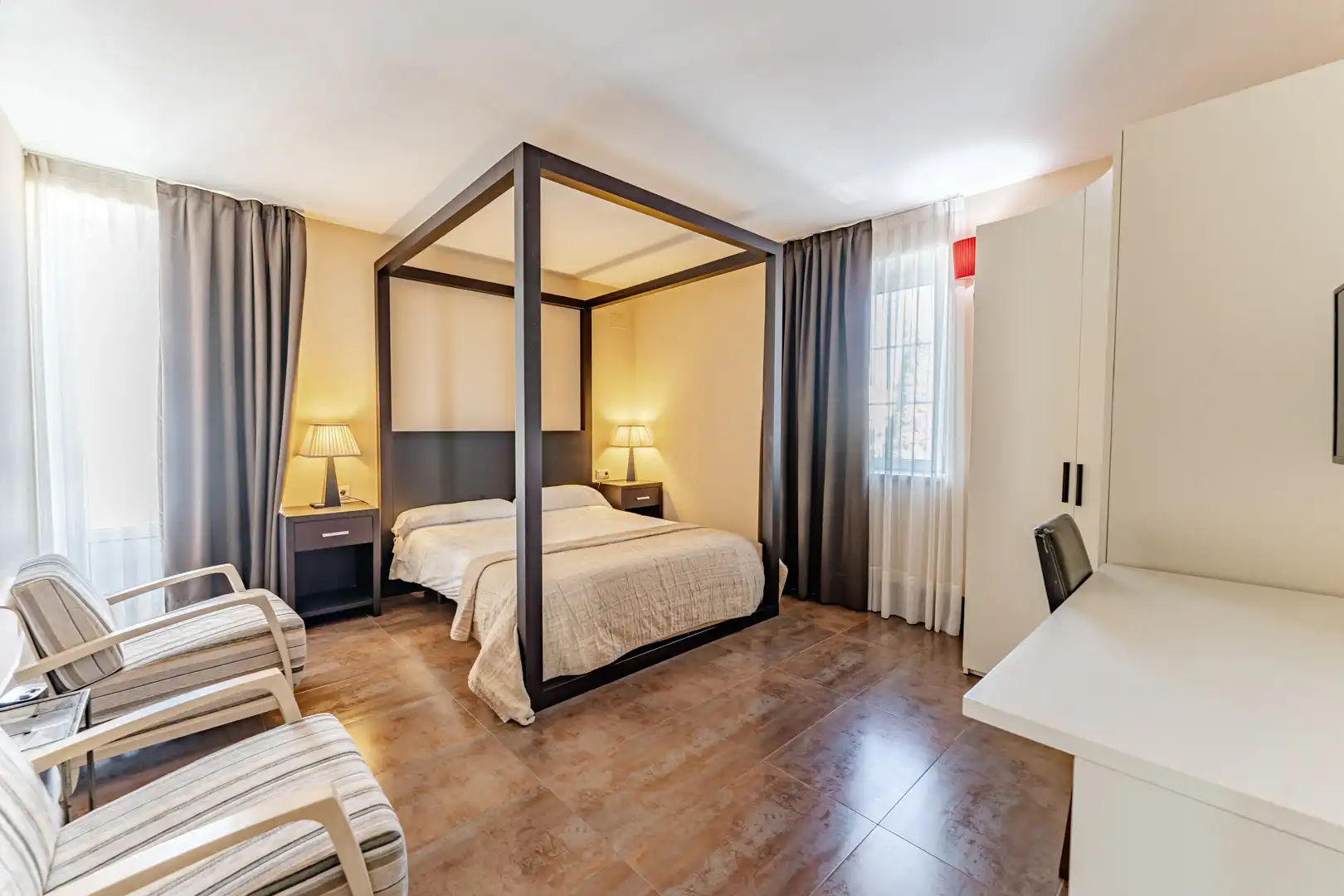 Habitación de Edificio en venta en Valle de Losa con Alarma