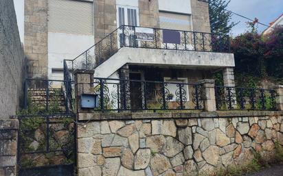 Exterior view of Single-family semi-detached for sale in Vilagarcía de Arousa