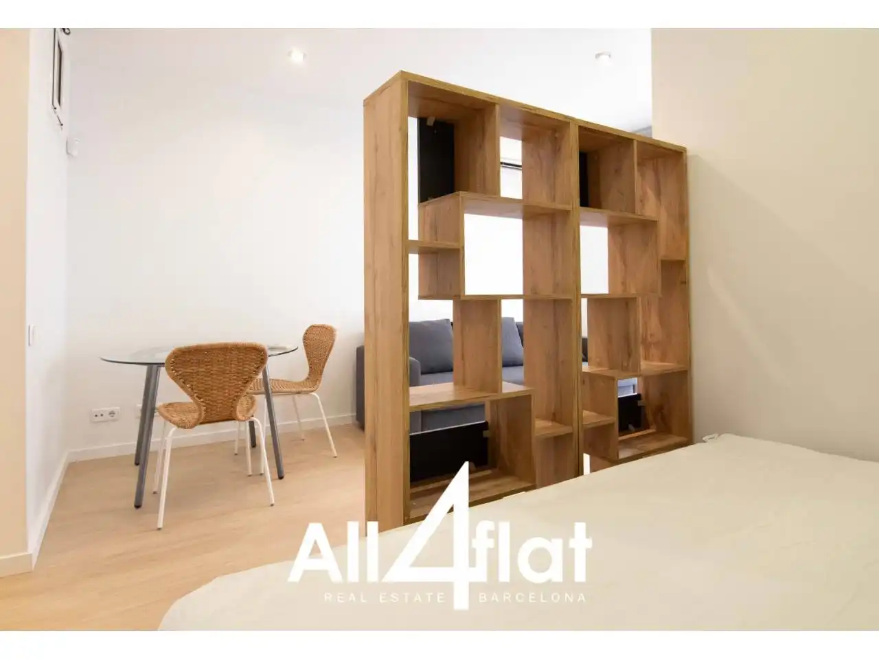 Schlafzimmer von Wohnung zur Miete in Barcelona mit Klimaanlage, Parkett und Möbliert