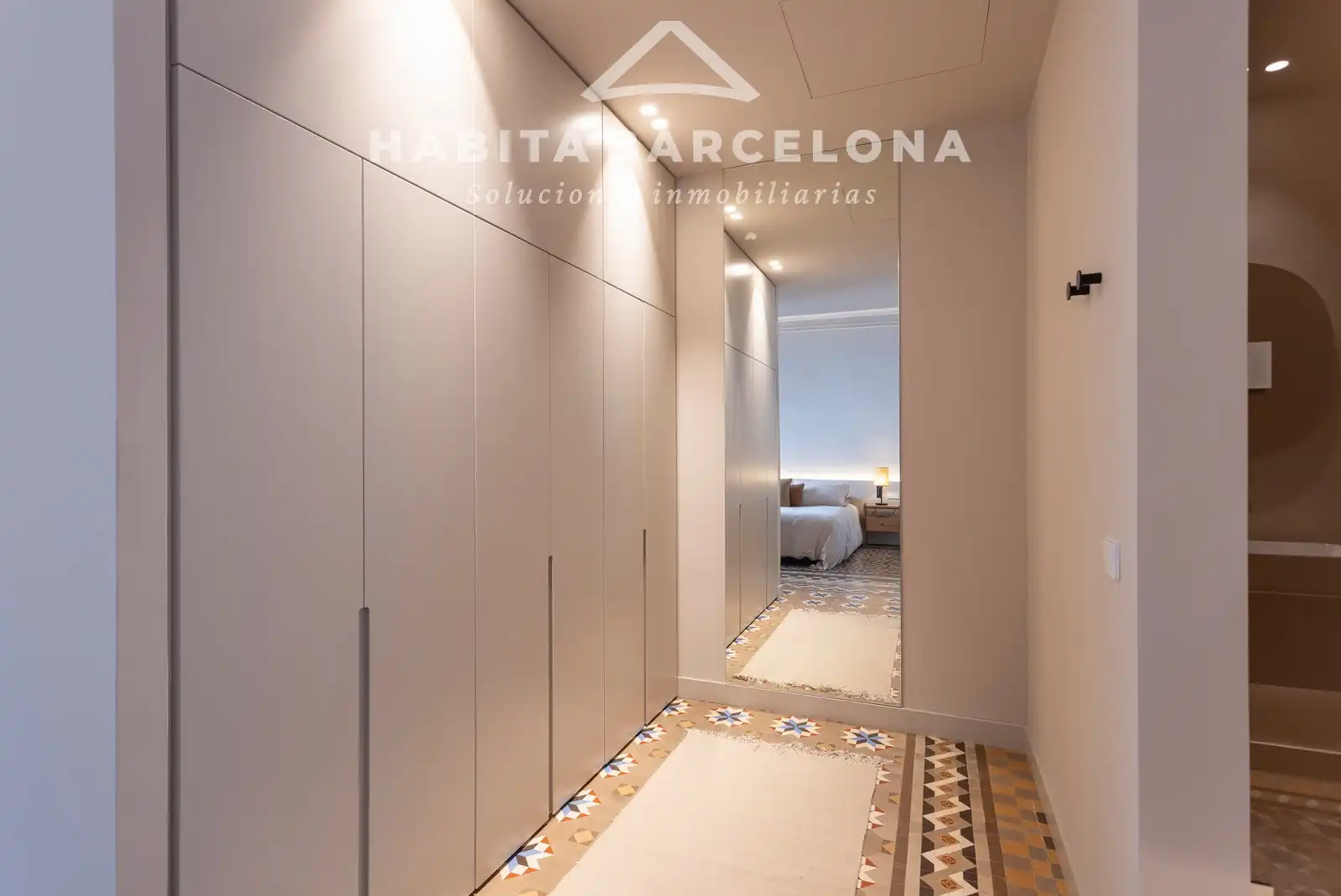 Wohnung zur Miete in Barcelona mit Klimaanlage, Heizung und Parkett