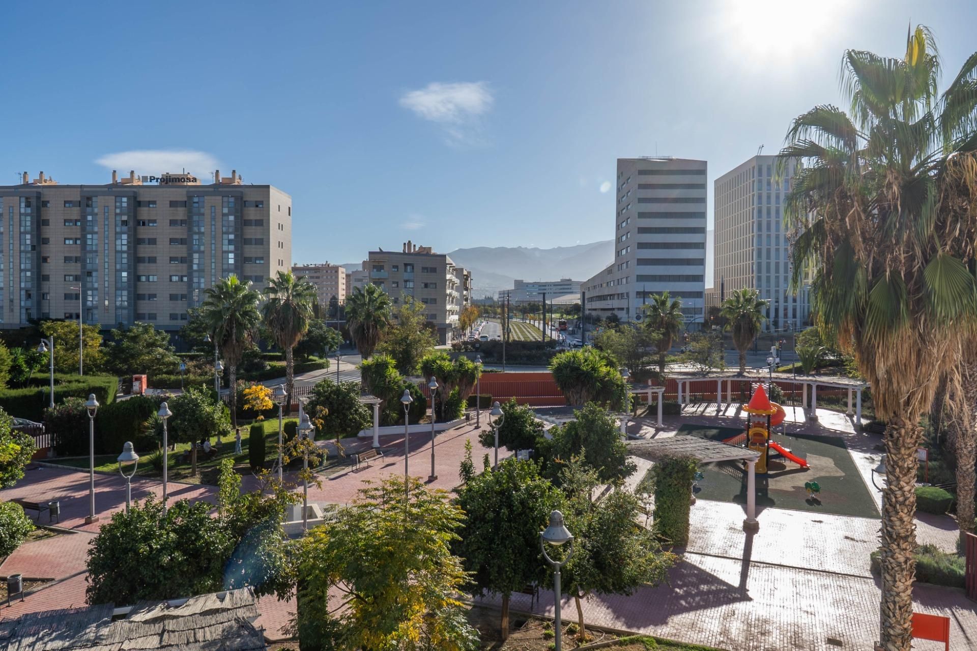 Vista exterior de Pis en venda en Armilla amb Calefacció, Jardí privat i Terrassa