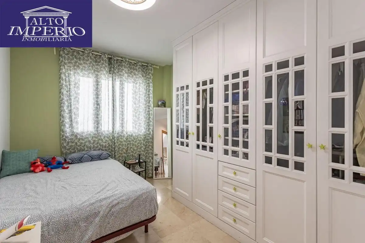 Habitación de Casa o chalet en venta en Granada con Calefacción y Terraza