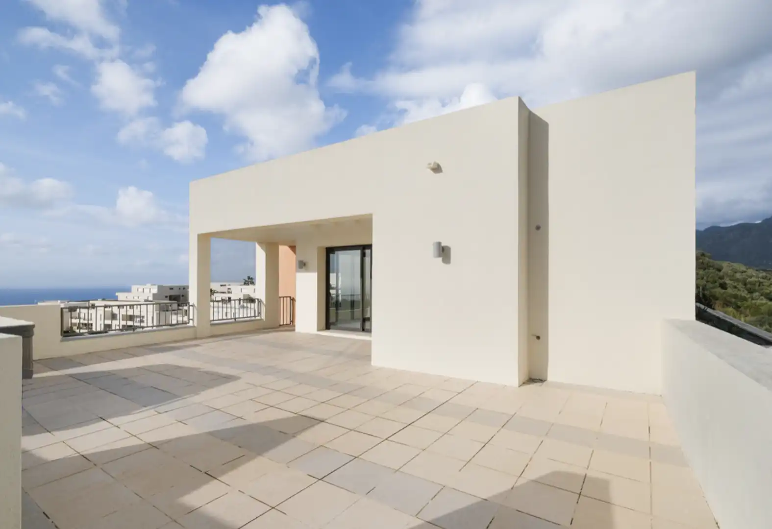 Dúplex con piscina en venta en Urbanizacion los Altos de los Monteros 11, imagen 16