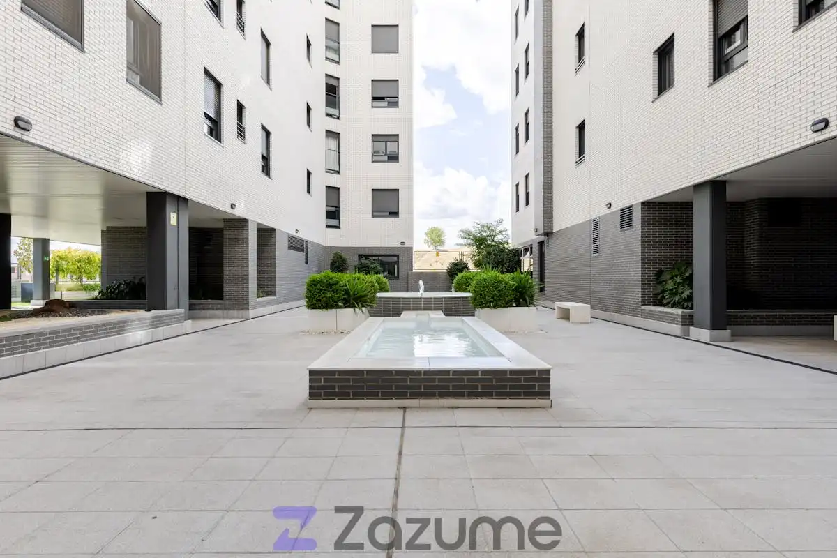 Außenansicht von Wohnung zur Miete in Madrid mit Klimaanlage, Privatgarten und Schwimmbad