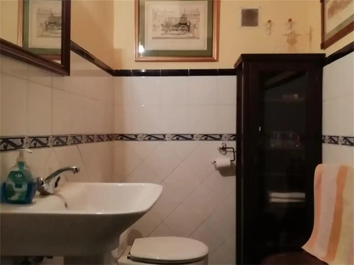 Bany de Casa adosada en venda en Aras amb Parquet, Traster i Forn