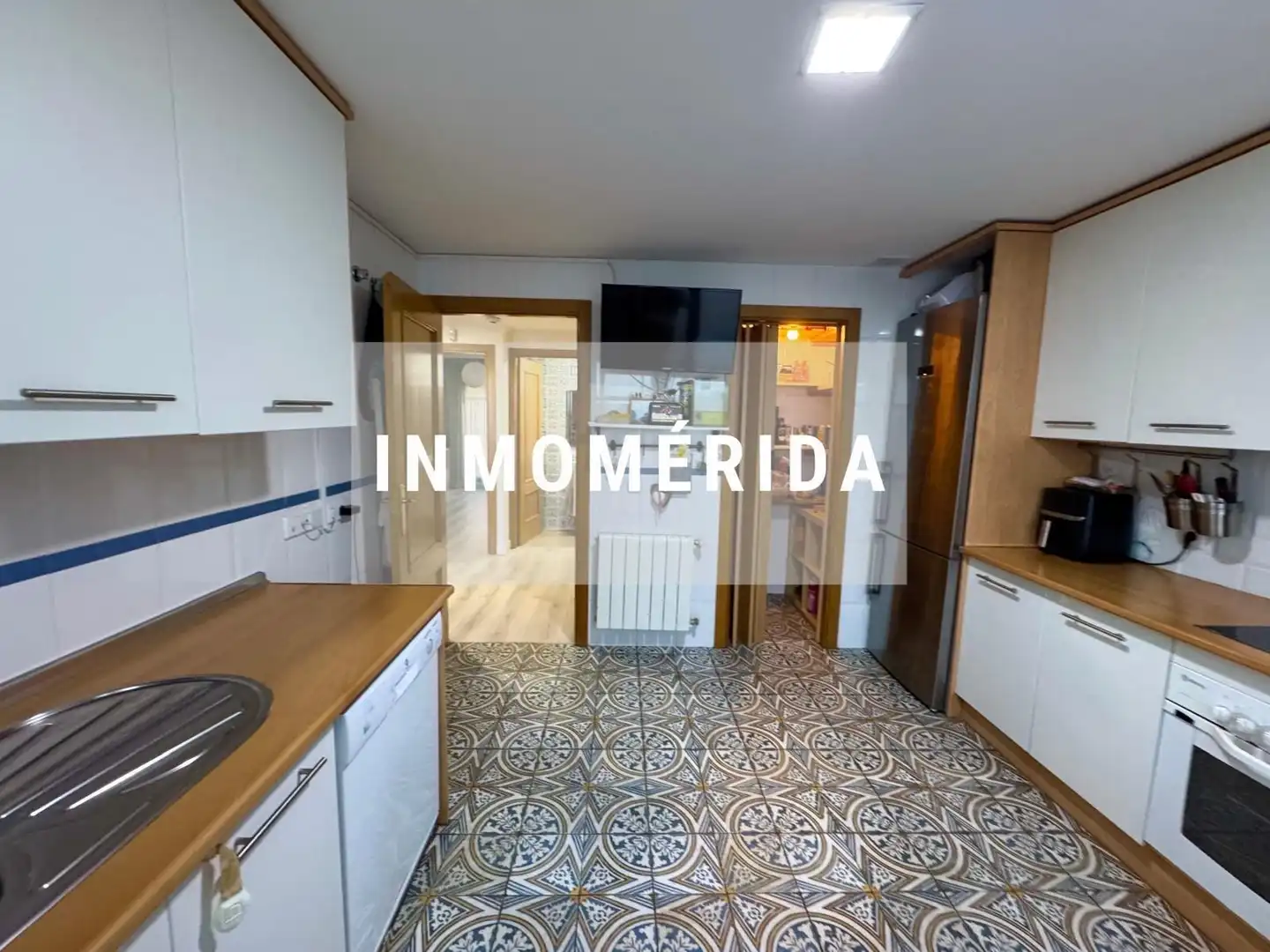 Cocina de Casa adosada en venta en Mérida con Aire acondicionado, Calefacción y Jardín privado