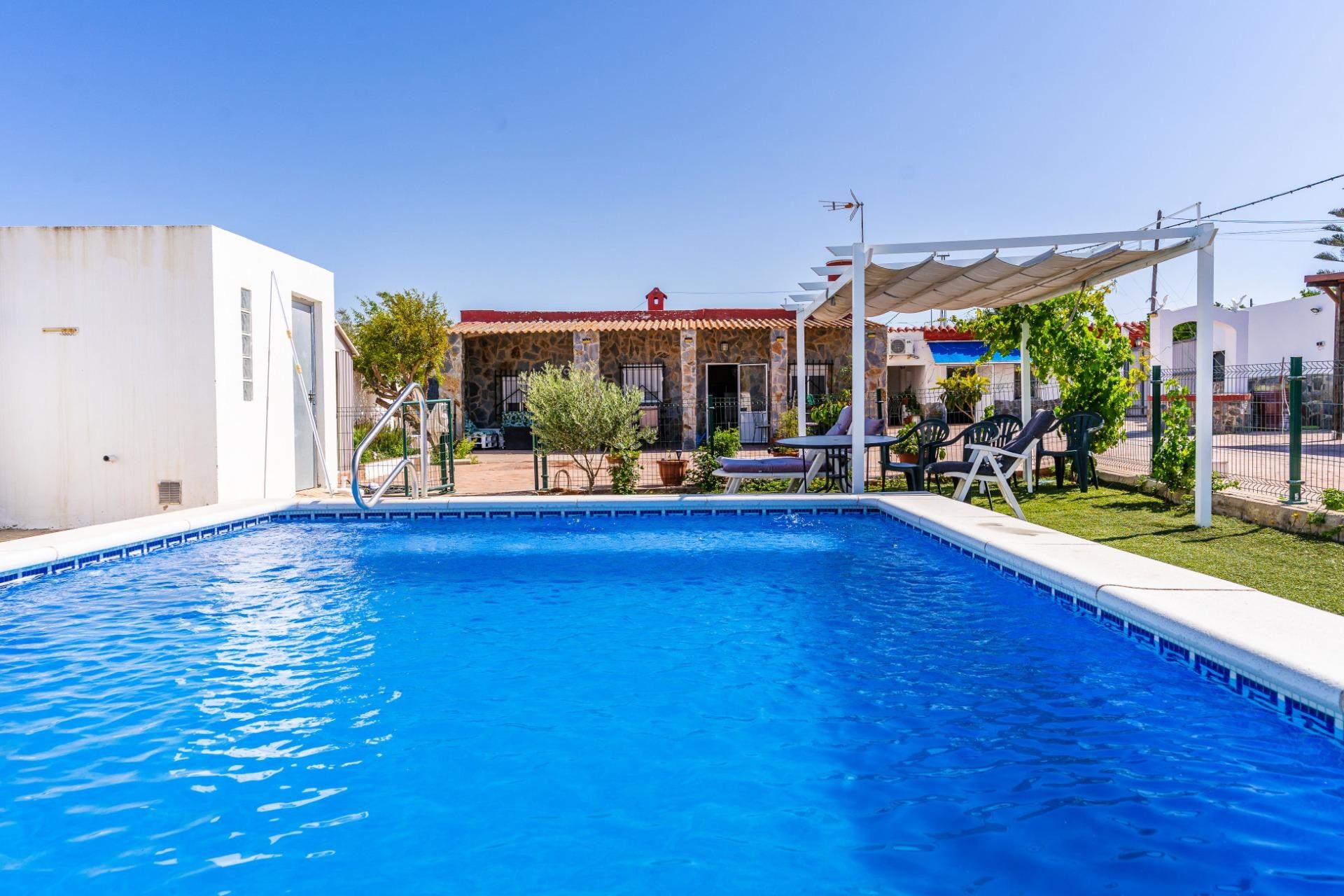 Swimming pool of House or chalet for sale in Chiclana de la Frontera  with Air Conditioner