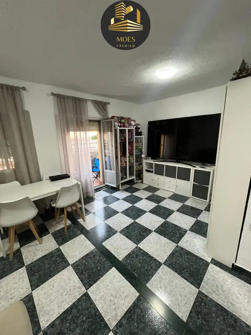Sala d'estar de Pis en venda en Linares amb Aire condicionat, Calefacció i Terrassa