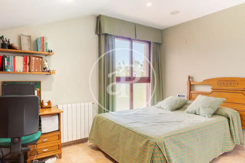 Habitación de Casa o chalet en venta en Sagunto / Sagunt con Aire acondicionado, Calefacción y Jardín privado