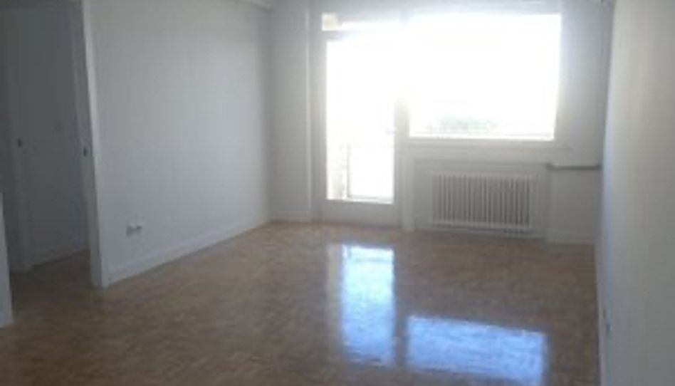 Piso de alquiler en Calle de Mauricio Legendre, Castilla - Imagen 3
