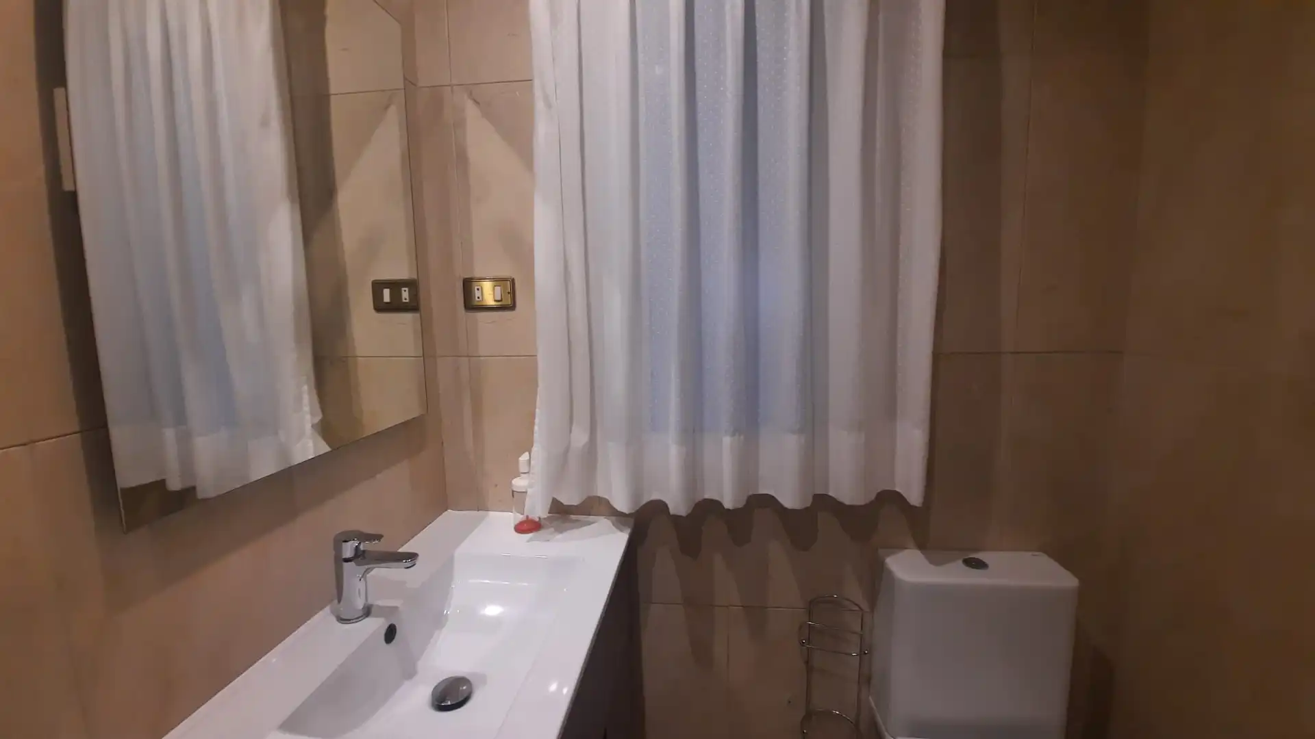 Bany de Pis en venda en Ponferrada amb Calefacció, Parquet i Terrassa