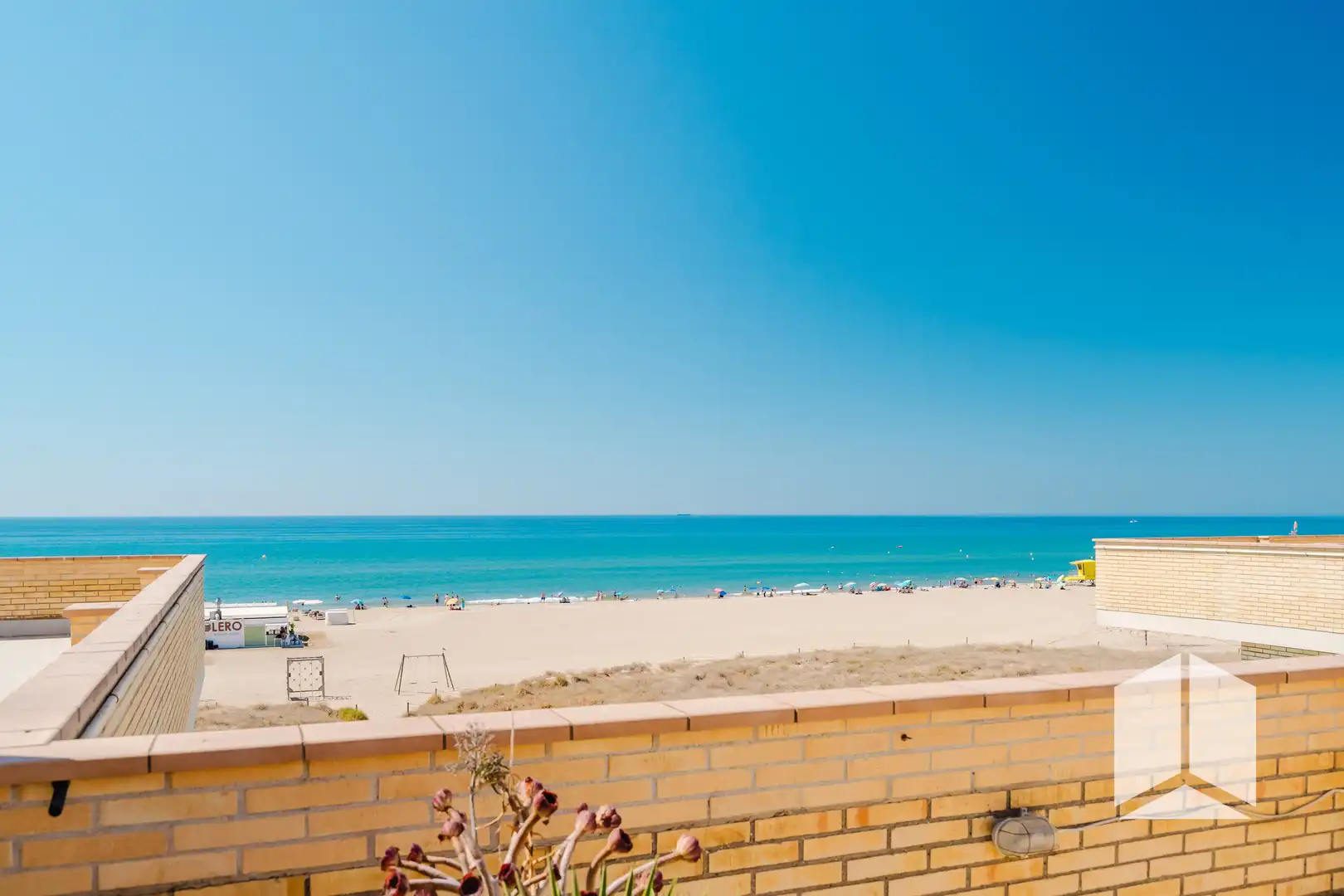 Vista exterior de Pis en venda en Castelldefels amb Terrassa i Piscina