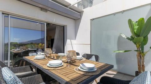 Foto 3 de Apartamento de alquiler en Benatalaya, Estepona