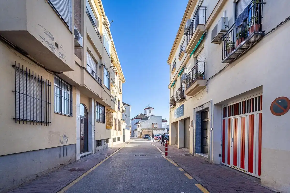 Vista exterior de Piso en venta en Ogíjares con Aire acondicionado, Calefacción y Balcón
