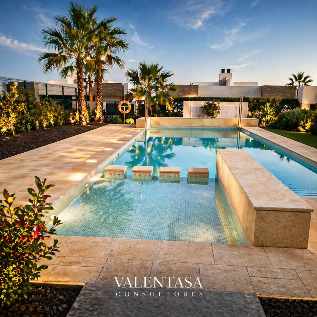 Villa con terrazza in vendita a Calle Daya Nueva