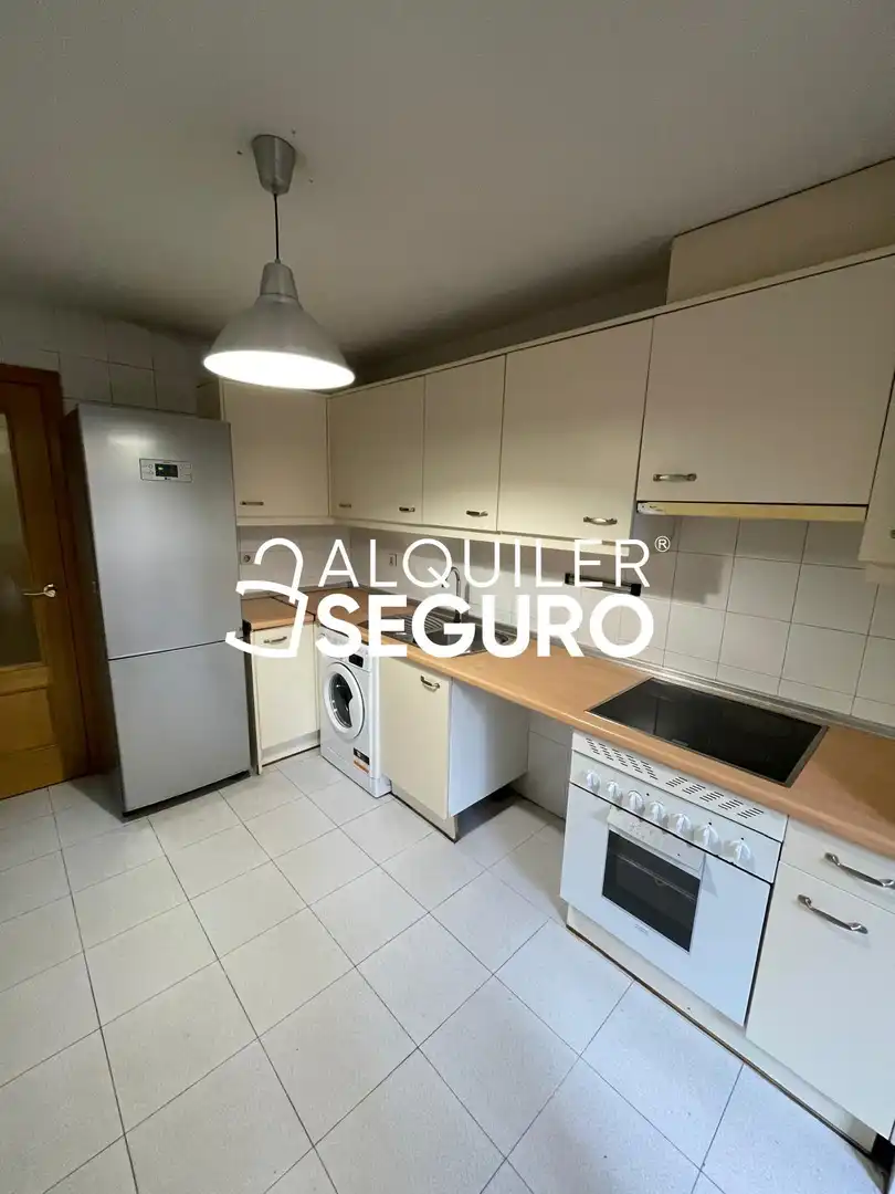 Kitchen of Flat for rent in Usera