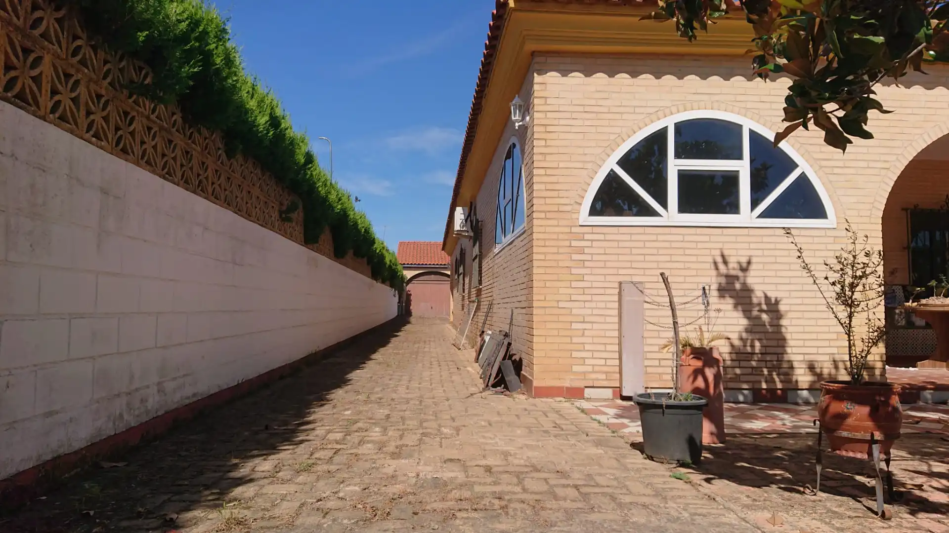 Vista exterior de Casa o chalet en venta en Espartinas con Aire acondicionado, Jardín privado y Terraza