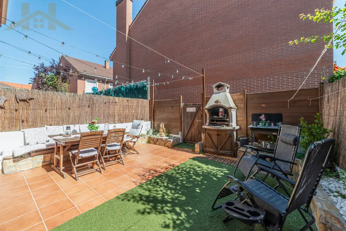Terrace of Detached homes for sale in San Martín de la Vega  with Air Conditioner, Heating and Private garden