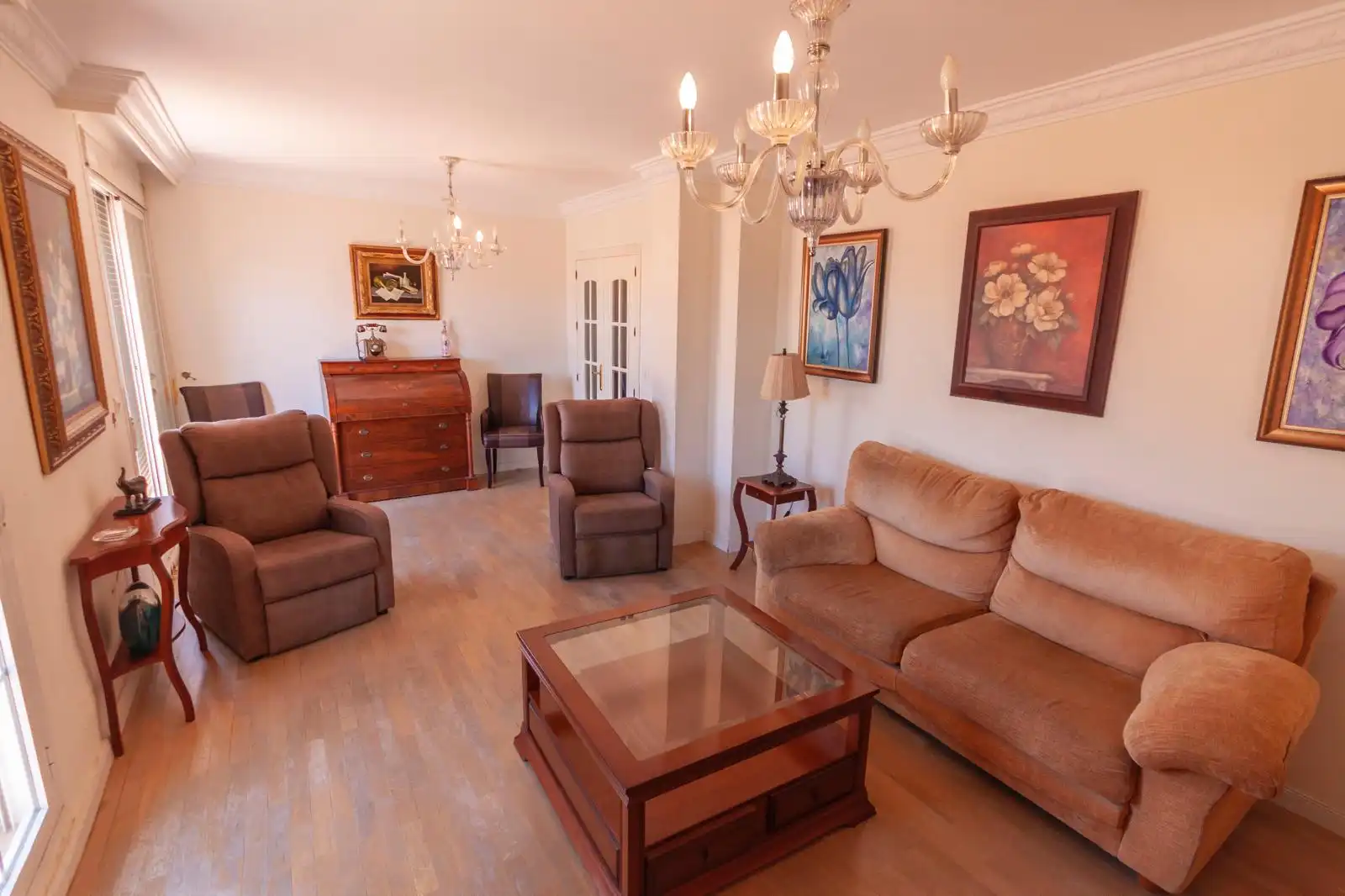 Sala de estar de Piso en venta en Estepona con Aire acondicionado, Calefacción y Parquet