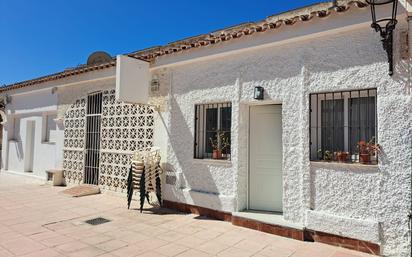 Vista exterior de Estudi en venda en Benalmádena amb Aire condicionat