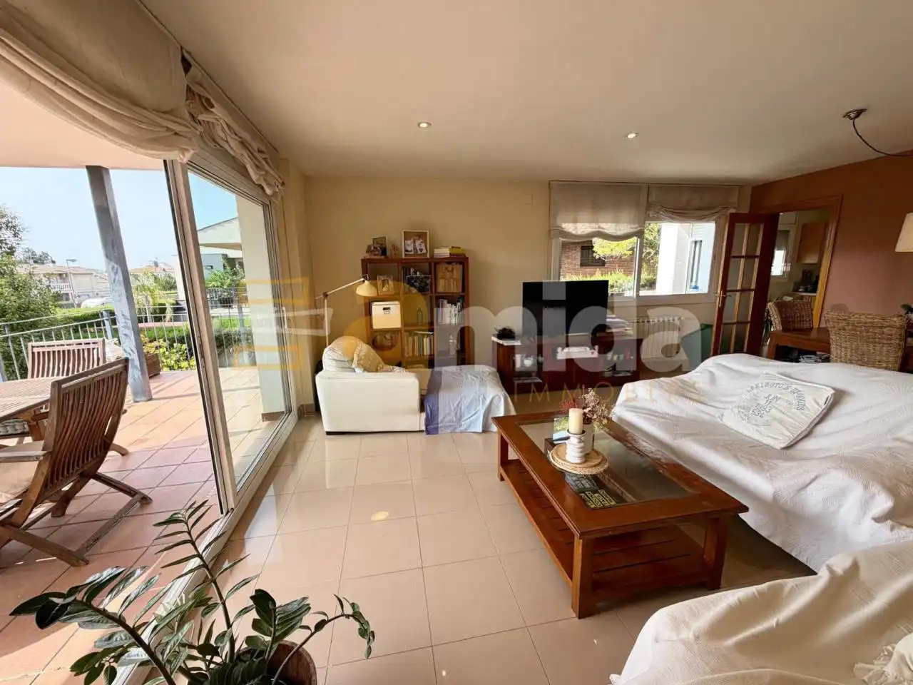 Sala d'estar de Casa o xalet en venda en Sabadell amb Aire condicionat, Calefacció i Jardí privat