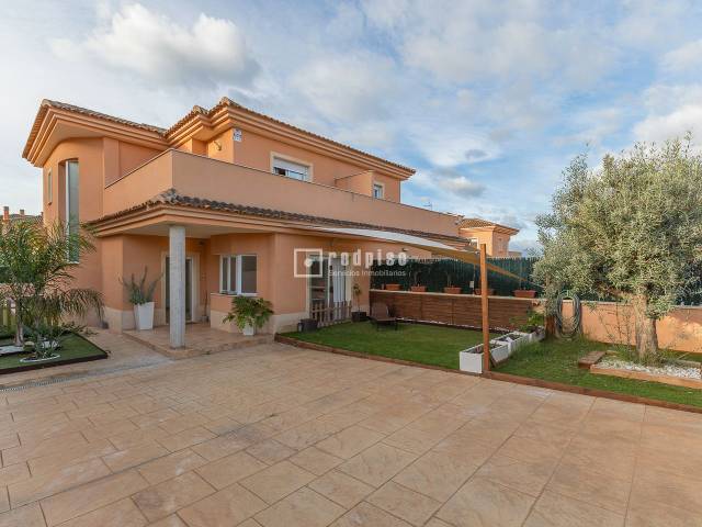 Casa-chalet en Venta en Sant Josep - Zona Hospital