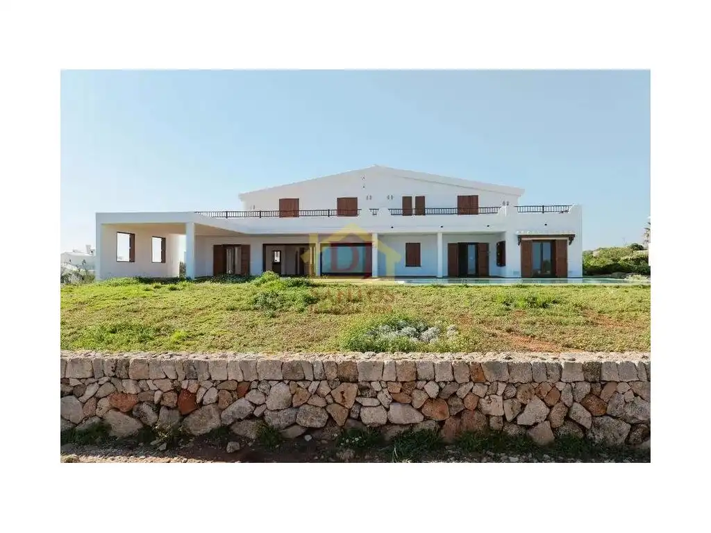 Vista exterior de Casa o xalet en venda en Ciutadella de Menorca amb Jardí privat, Terrassa i Piscina