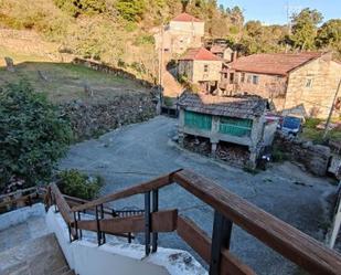 Vista exterior de Casa o xalet en venda en A Cañiza   amb Jardí privat i Traster