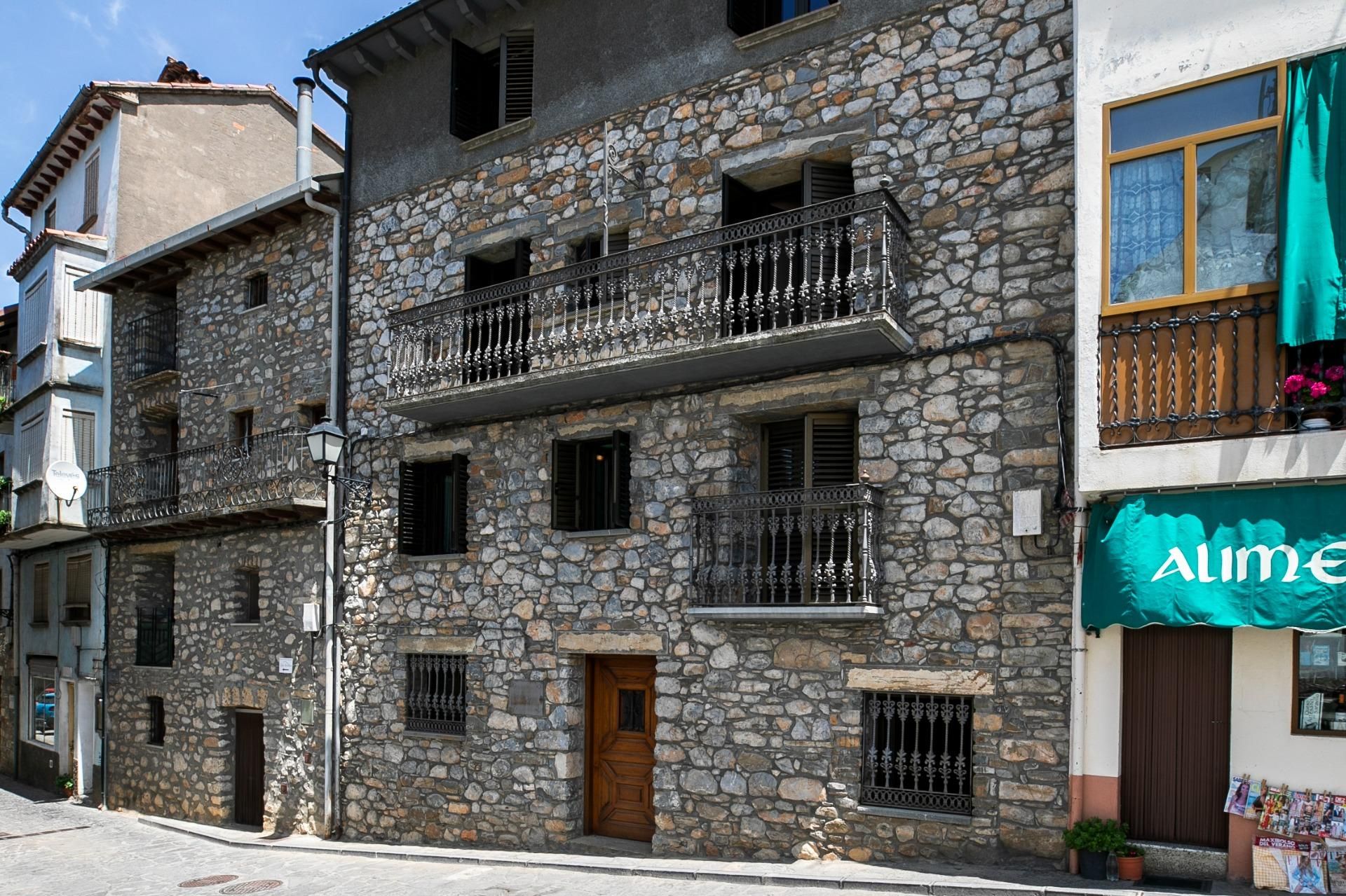 Vista exterior de Casa o chalet en venta en Laspuña con Calefacción, Jardín privado y Balcón