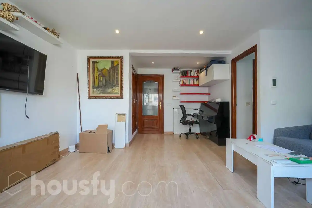 Bedroom of Flat for sale in Madrid  with Air Conditioner, Heating and Storage room