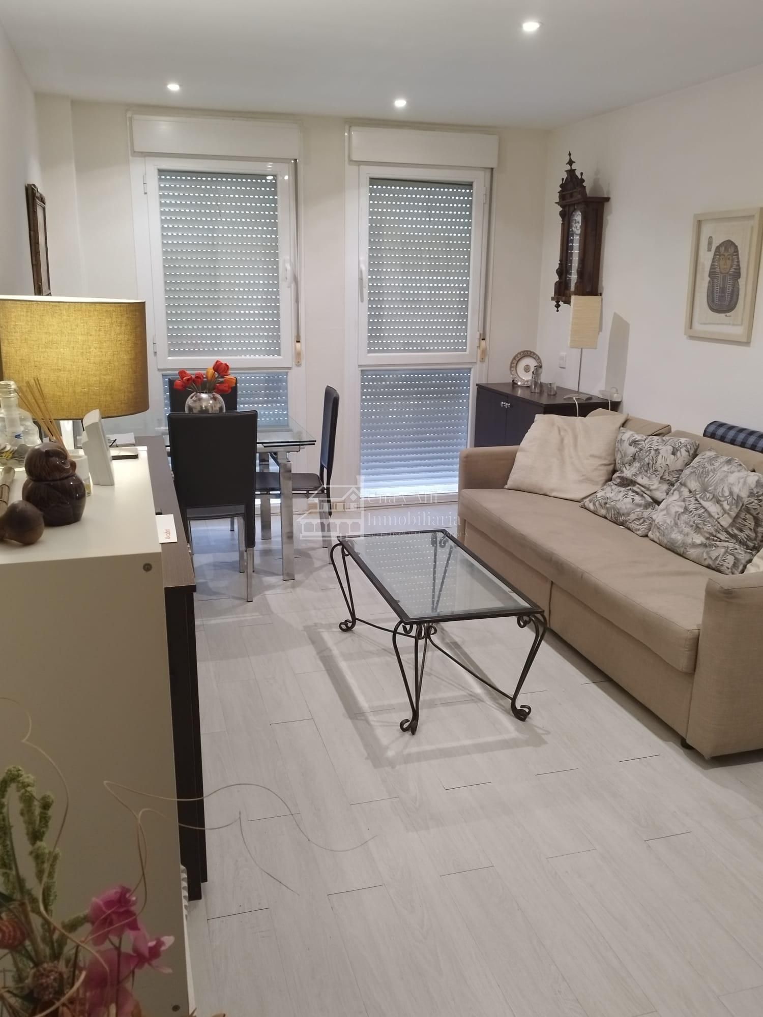 Living room of Flat for sale in Salamanca Capital  with Heating, Storage room and Furnished