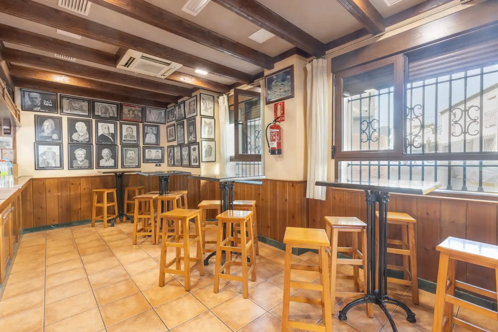 Gebäude zum Verkauf in La Zubia Ciudad