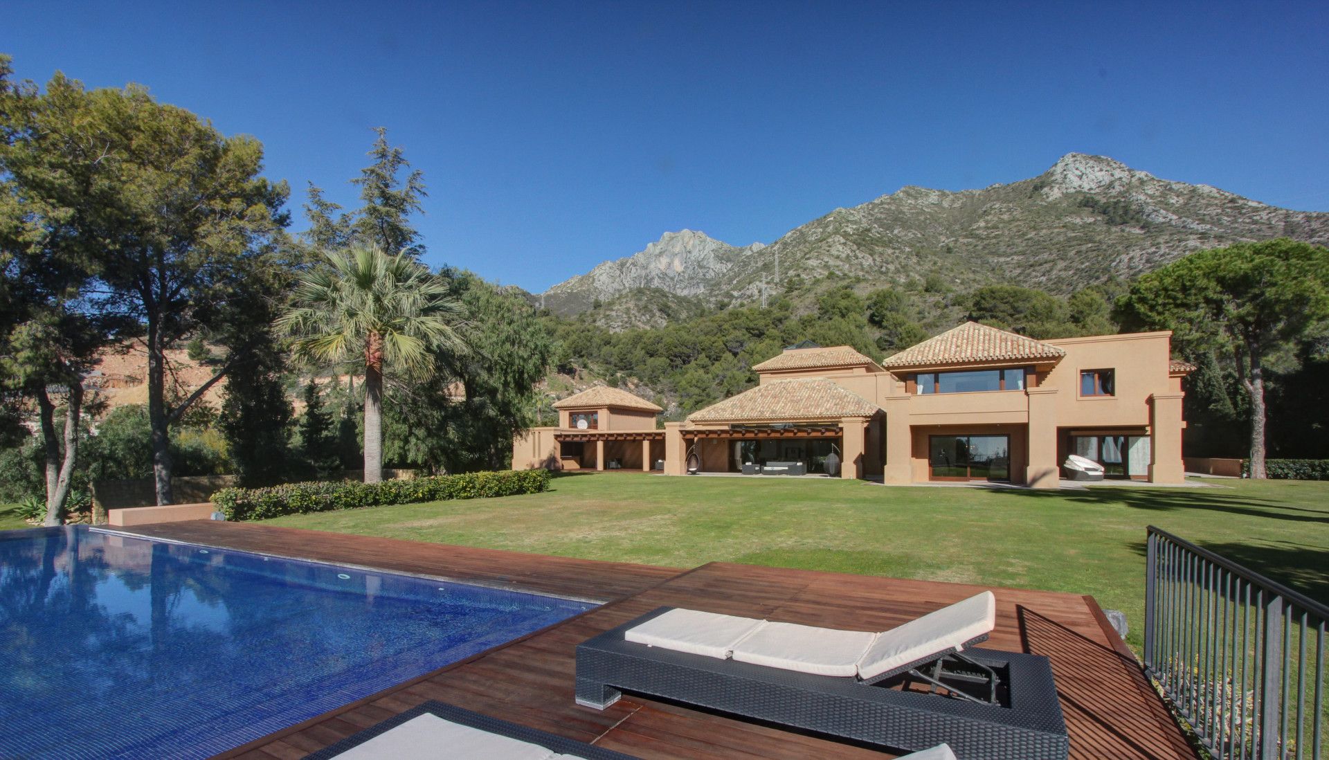 Jardí de Casa o xalet de lloguer en Marbella amb Aire condicionat, Calefacció i Jardí privat