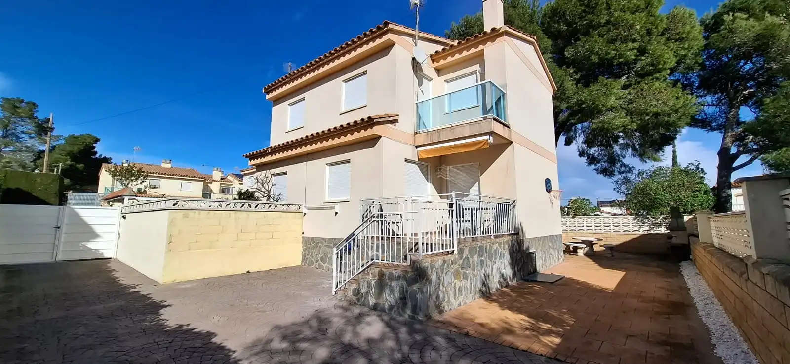Exterior view of Detached homes for sale in Mont-roig del Camp  with Private garden, Terrace and Balcony