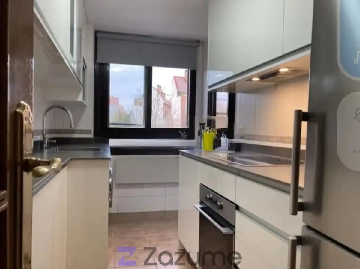 Cocina de Apartamento de alquiler en Madrid con Aire acondicionado, Calefacción y Jardín privado