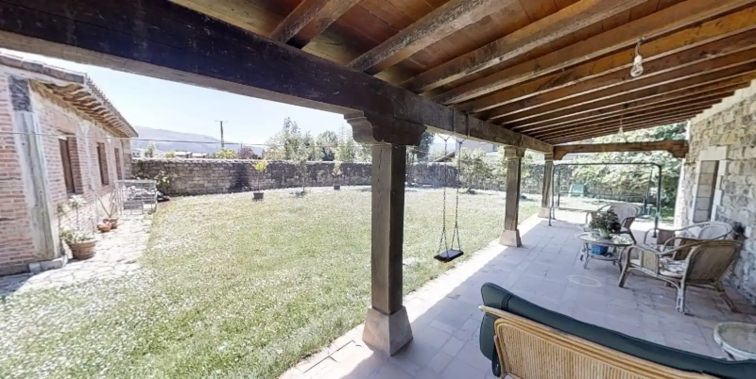 Terrassa de Casa o xalet en venda en Cabezón de la Sal amb Calefacció, Jardí privat i Terrassa