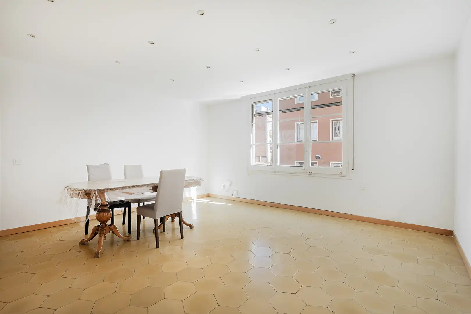Dining room of Flat for sale in Barcelona