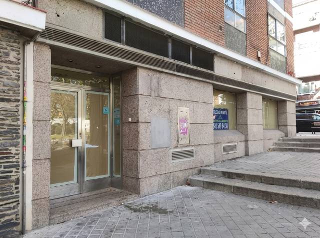 Local comercial en Venta en Calle de Arturo Soria en Colina