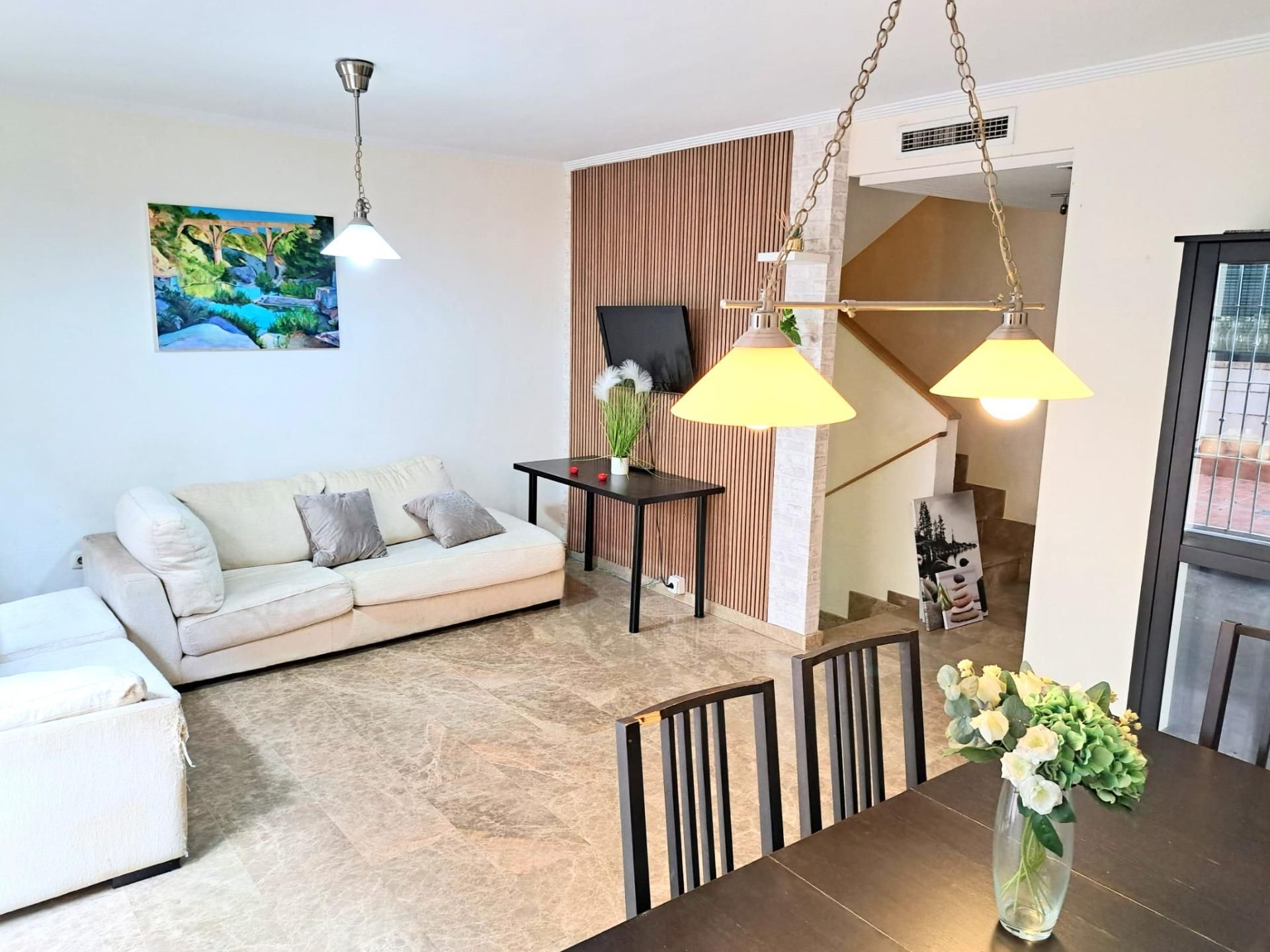 Sala d'estar de Casa adosada en venda en  Murcia Capital amb Aire condicionat, Jardí privat i Terrassa