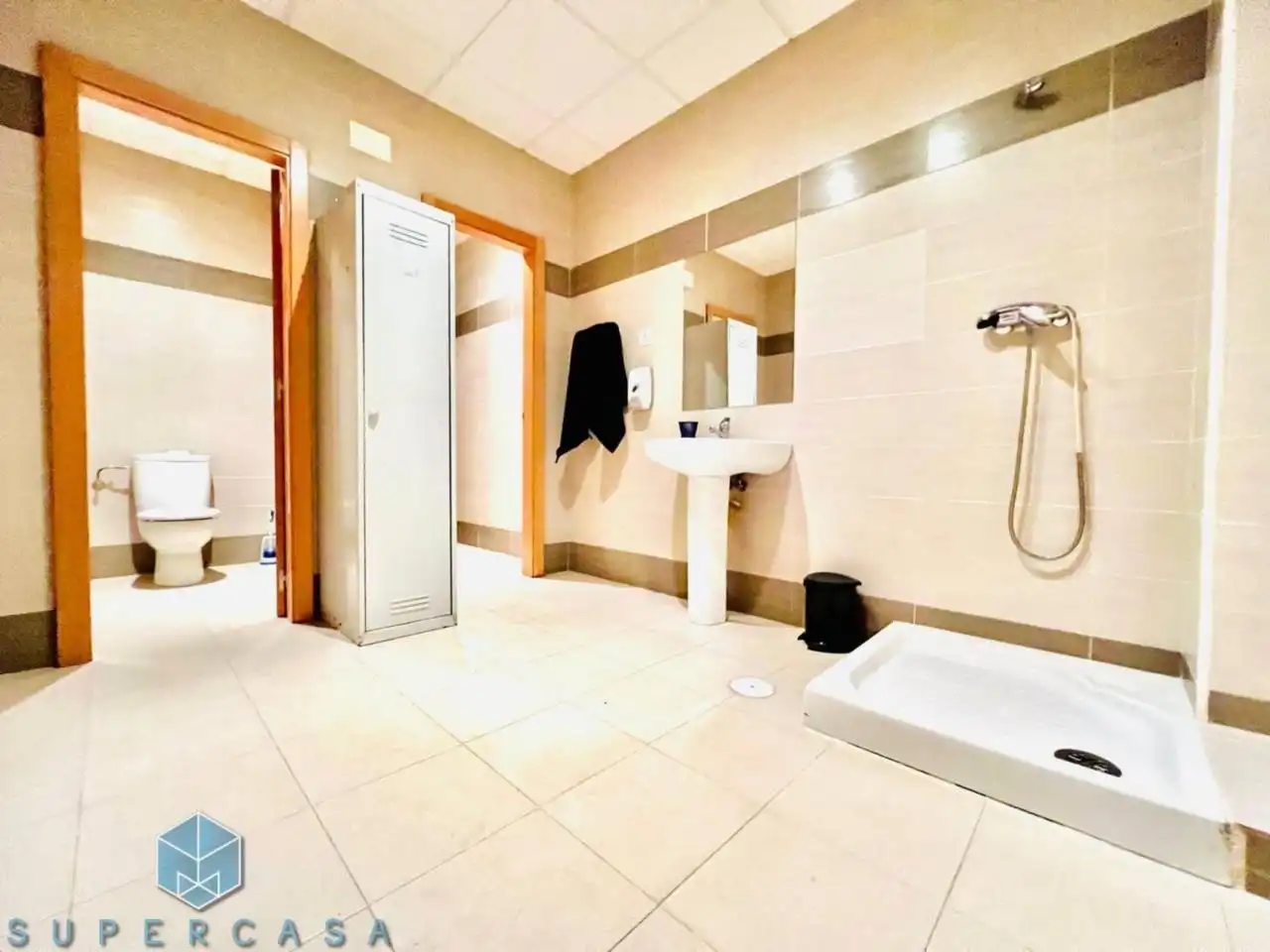 Baño de Local de alquiler en Toledo con Alarma