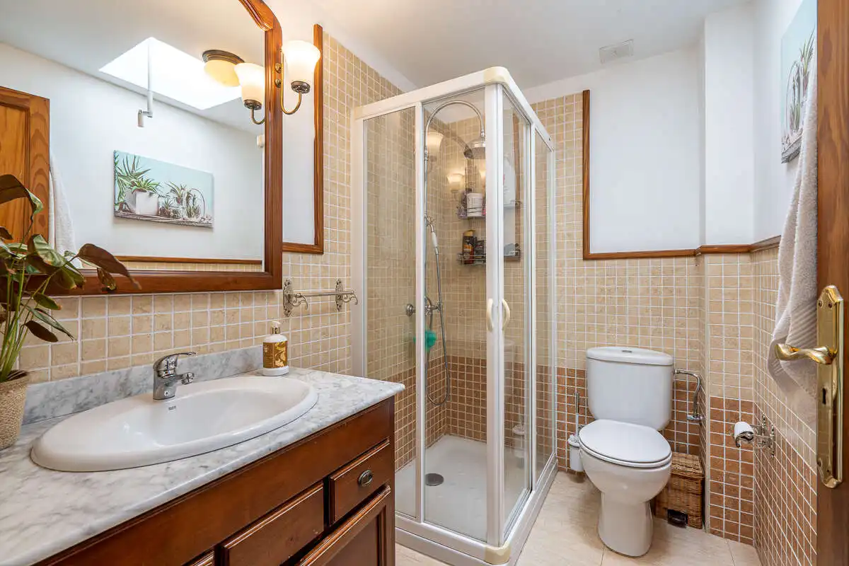 Baño de Dúplex en venta en Yaiza con Aire acondicionado, Terraza y Trastero
