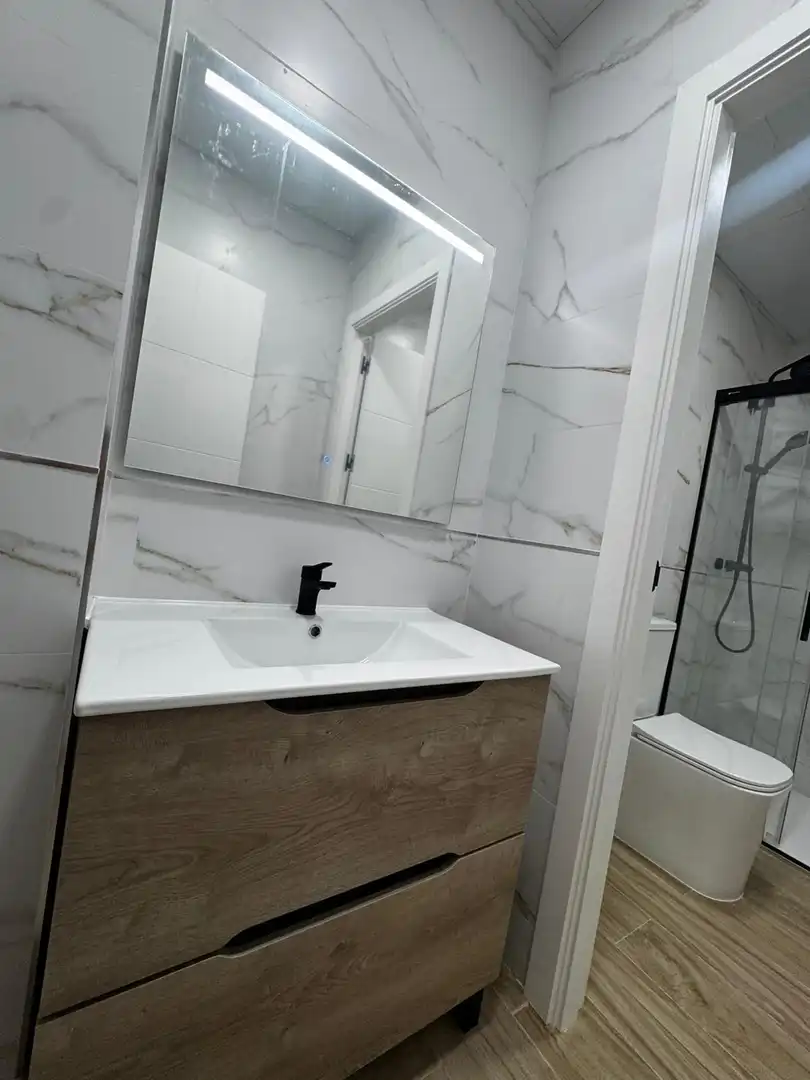 Bathroom of Flat for rent in Córdoba  with Air Conditioner, Heating and Balcony