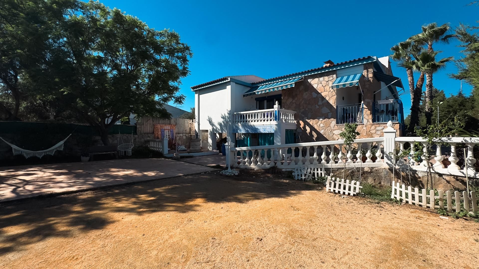 Exterior view of House or chalet for sale in San Vicente del Raspeig / Sant Vicent del Raspeig  with Heating, Terrace and Storage room