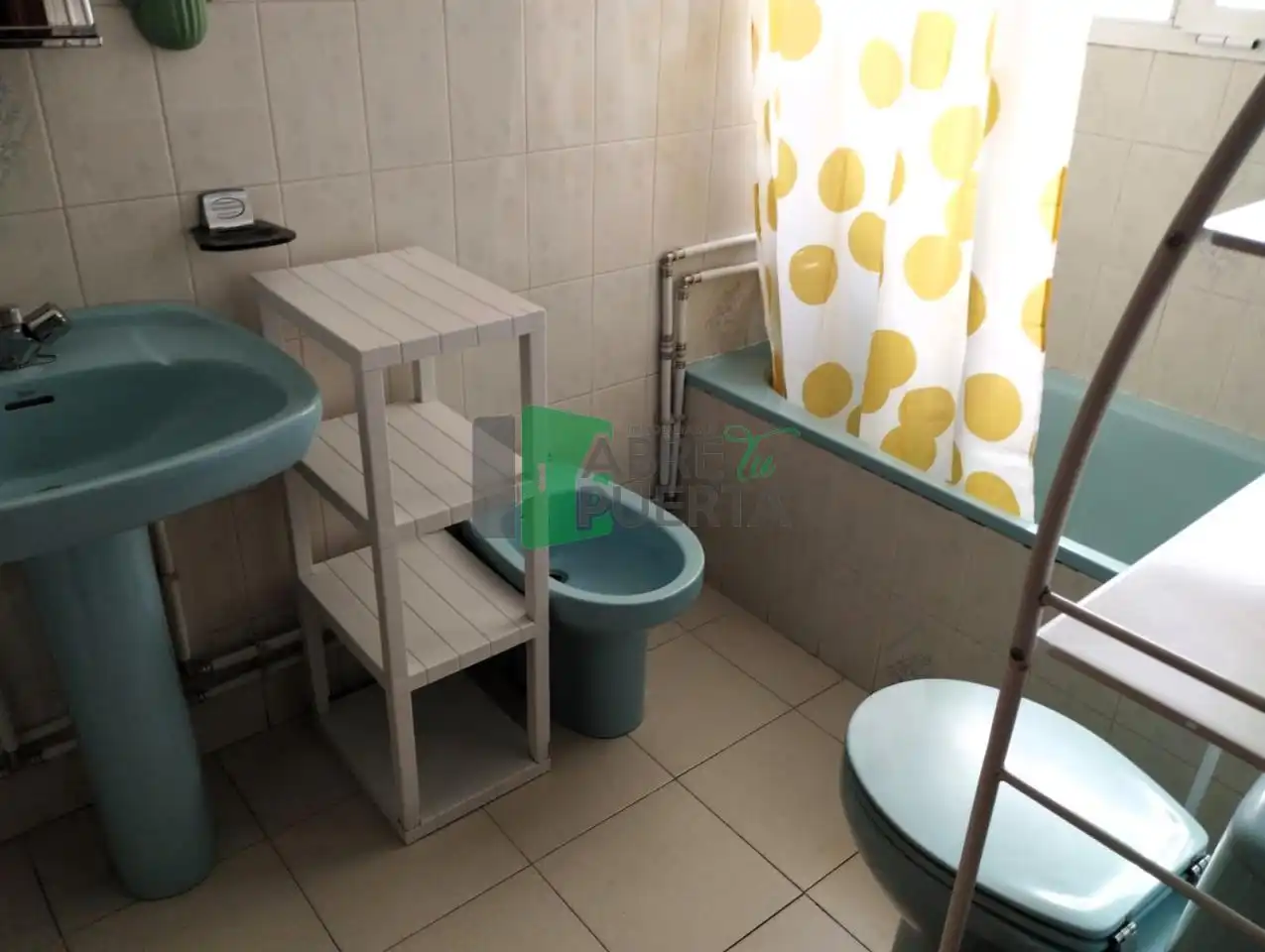 Badezimmer von Dachboden zum Verkauf in A Pobra de Trives  mit Heizung, Parkett und Möbliert